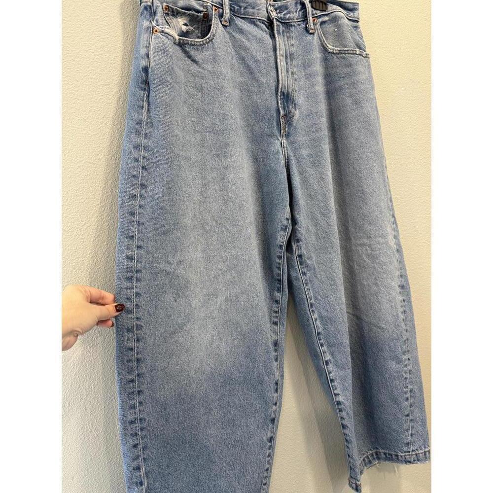 Abercrombie & Fitch Baggy Barrel Medium Wash Jeans, Women's size 36 - Picture 6 of 7